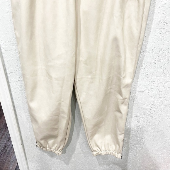 Avec Les Filles Pants Women's Large Ivory Faux Leather Ankle zip Joggers - Picture 4 of 8